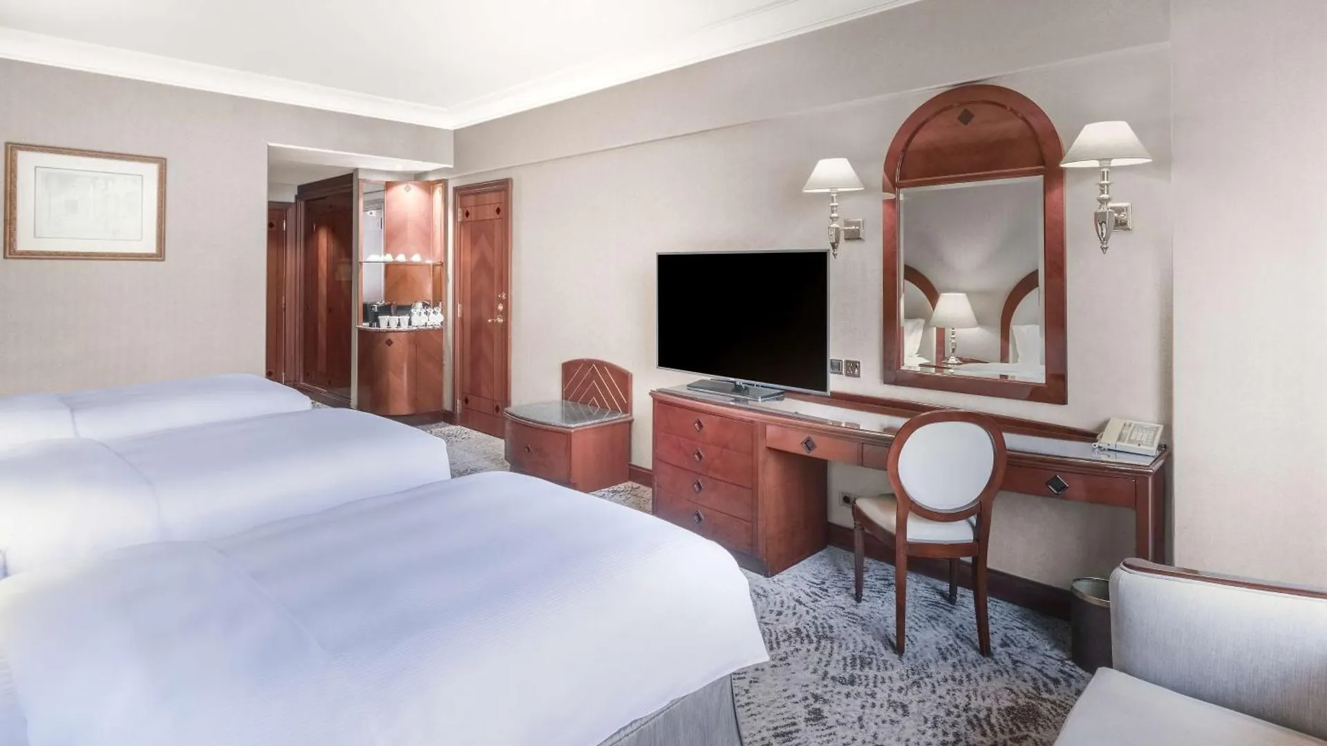 *****  Madinah Hilton Hotel Medina Saudi Arabia